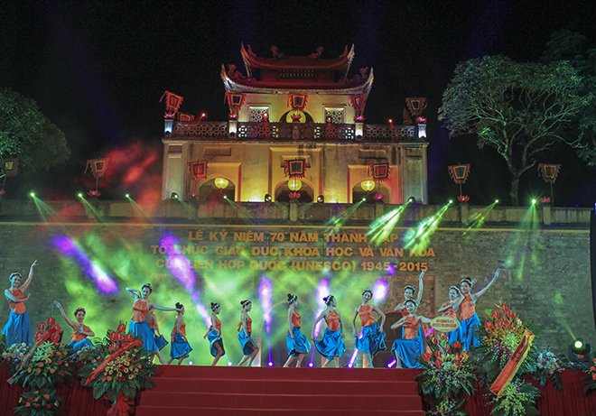 Tổ Chức Lễ Kỷ Niệm Thành Lập